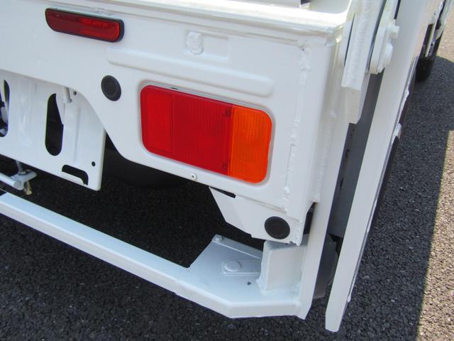 0510272A30260509W00313.jpg