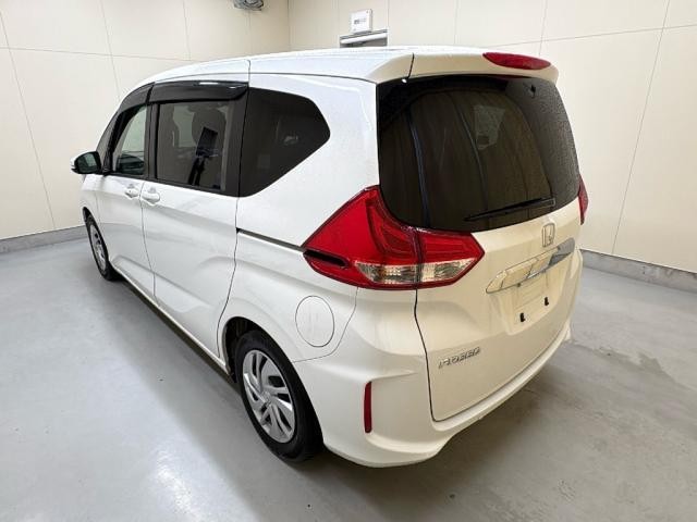 26403795_carP_l_14.jpg