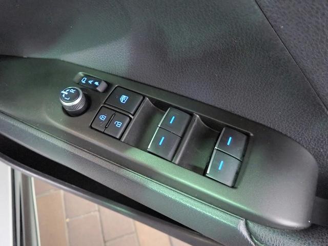 0201999A30260806W00217.jpg