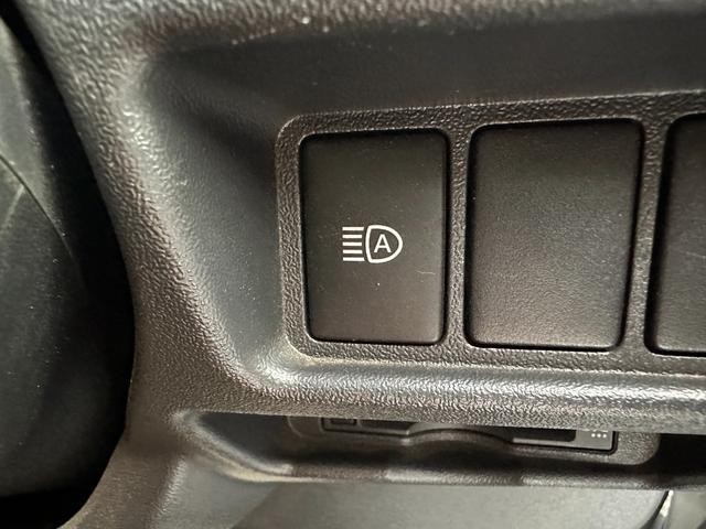 0203952A30260927W00210.jpg