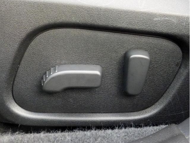 0502256A30260912W00117.jpg