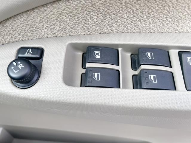 0203922A30260711W00117.jpg