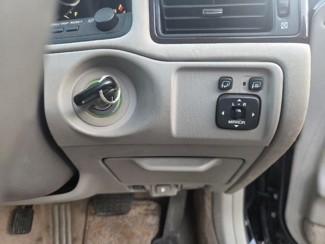 0840042A30261028W00105.jpg