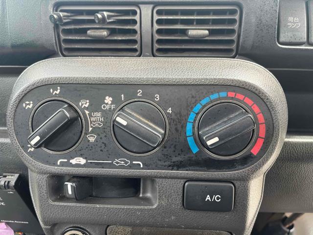 0506973A30260422W00504.jpg