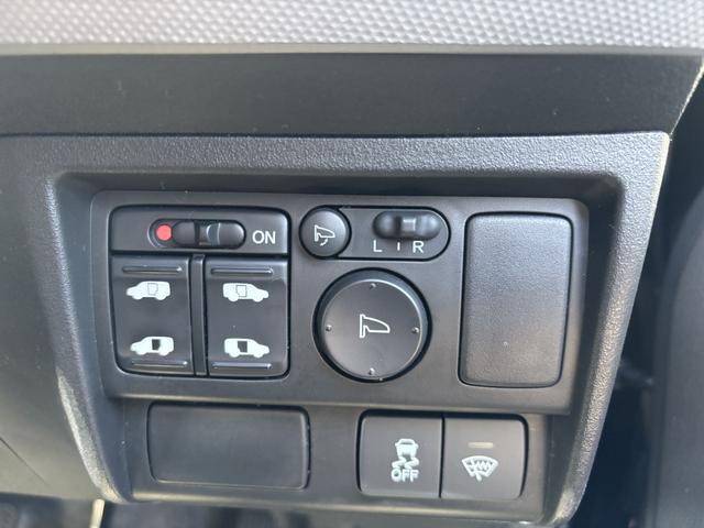 0520020A30260420W00213.jpg