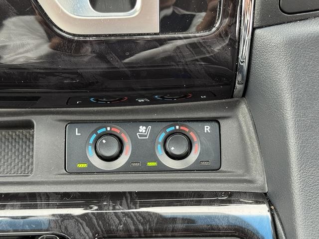 0204276A30260920W00504.jpg