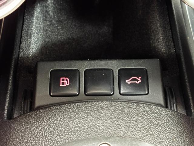 0303471A30260628W00106.jpg