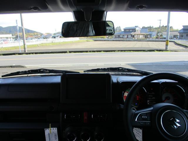 0840414A30251215W00501.jpg
