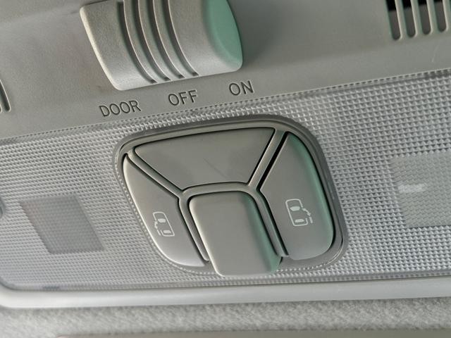 0540946A30260929W00307.jpg