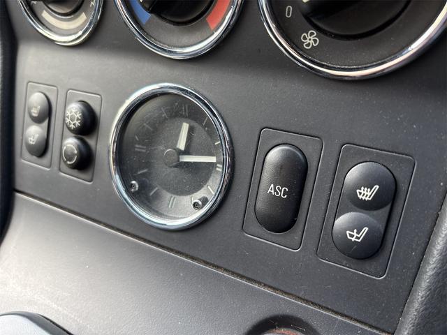 0940090A30260420W00104.jpg