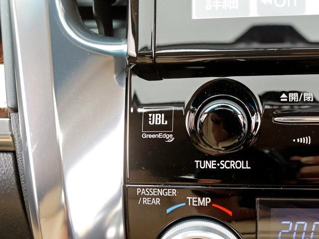 0302072A30260919W00111.jpg