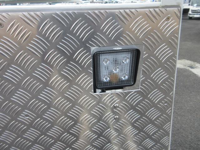 74eca5cdcabd37aed002007151457aec.jpg