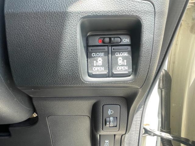 0208333A30260603W00307.jpg