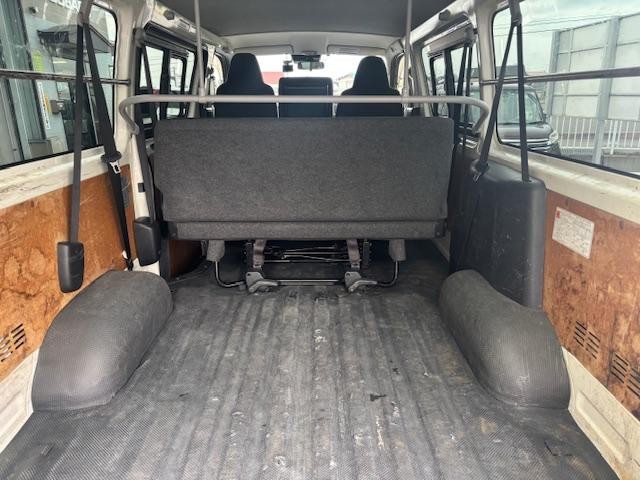 0158560A30260406W00118.jpg