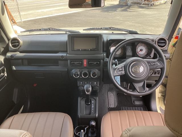 0507303A30261015W00101.jpg