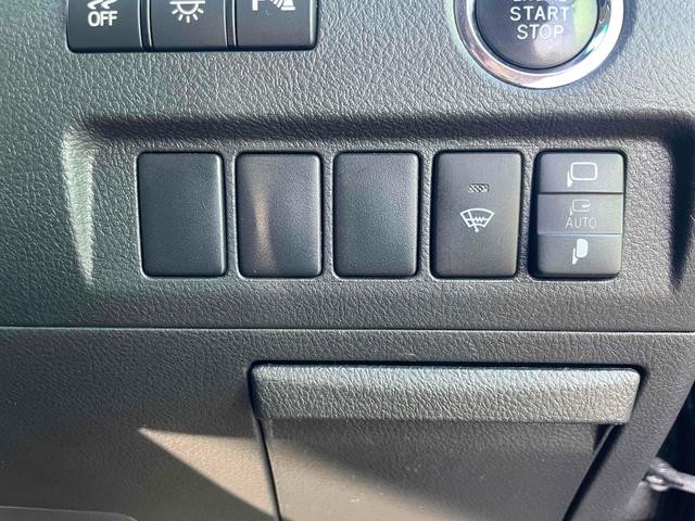 0302923A30260906W00208.jpg