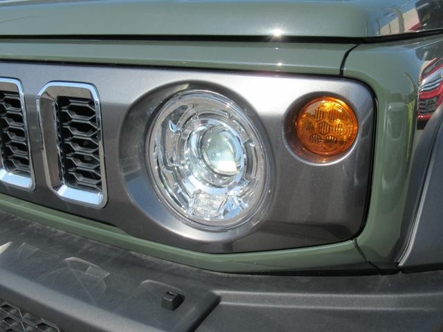0204805A30260311W00113.jpg