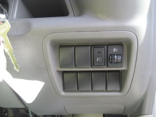 0560887A30260922W00113.jpg