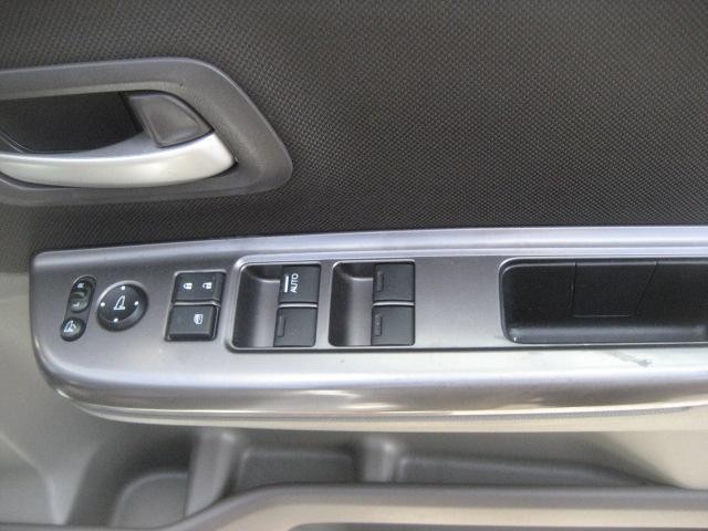 0560887A30260922W00311.jpg