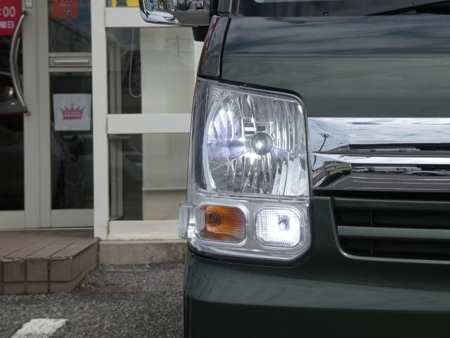 0560989A30260922W00116.jpg