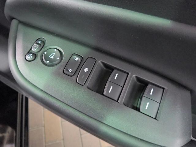 0201190A30260717W00112.jpg