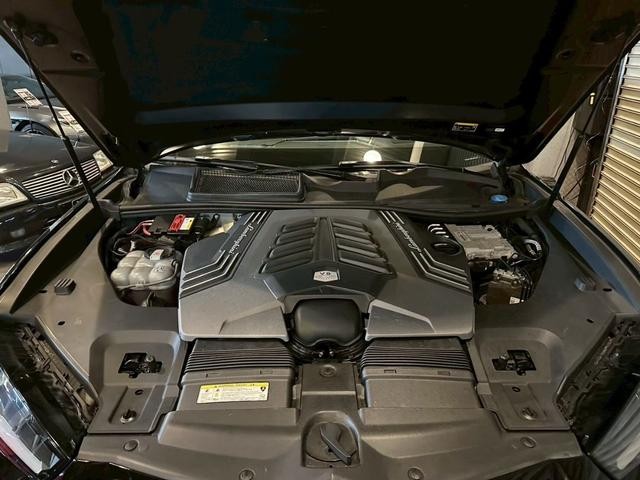 9572481A30260629W00114.jpg