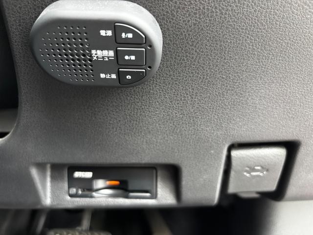 0561136A30260802W00112.jpg