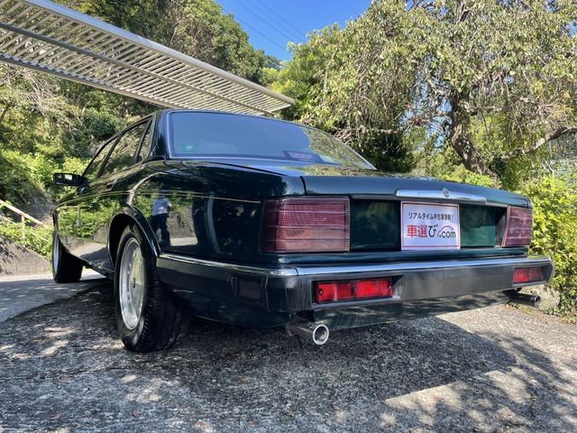 b7ebde35dd608e36a98acf9968fb3819.jpg