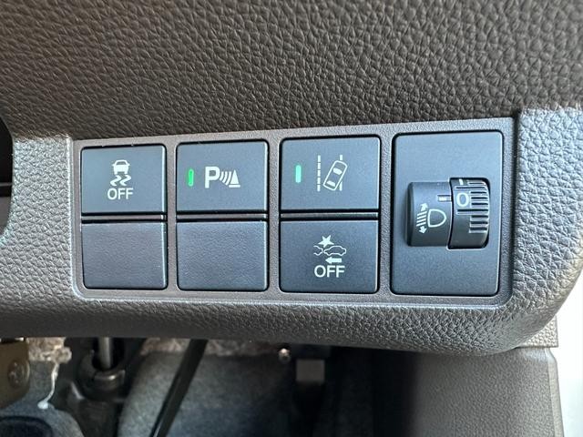 0303474A30260517W00114.jpg