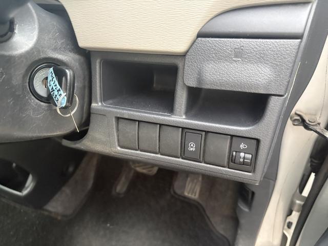 0200316A30260503W00118.jpg