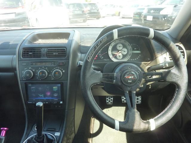 0561442A30260509W00103.jpg