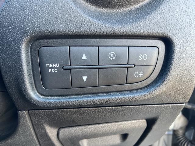 0560970A30250831W00114.jpg