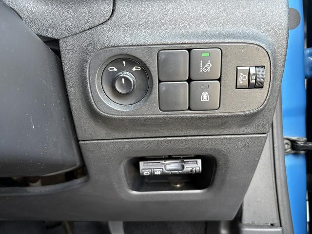 0207496A30260720W00108.jpg