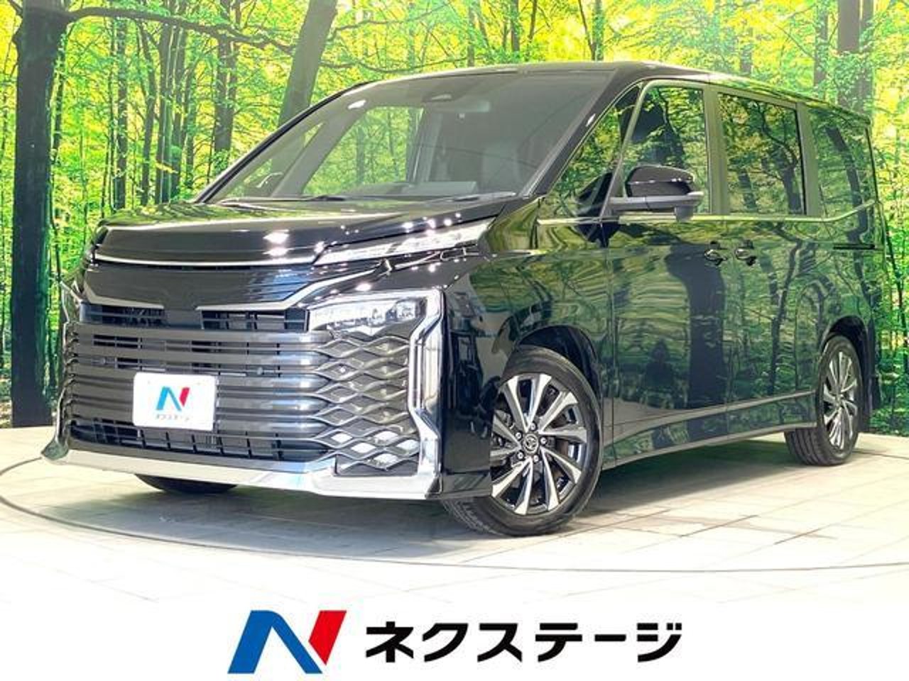 2024 Toyota Voxy, photo 1 of 1