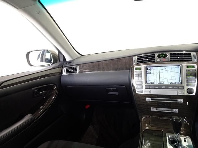 0551070A30261003W00115.jpg