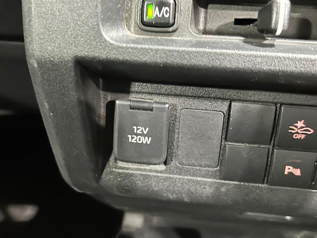 0601003A30251101W00312.jpg