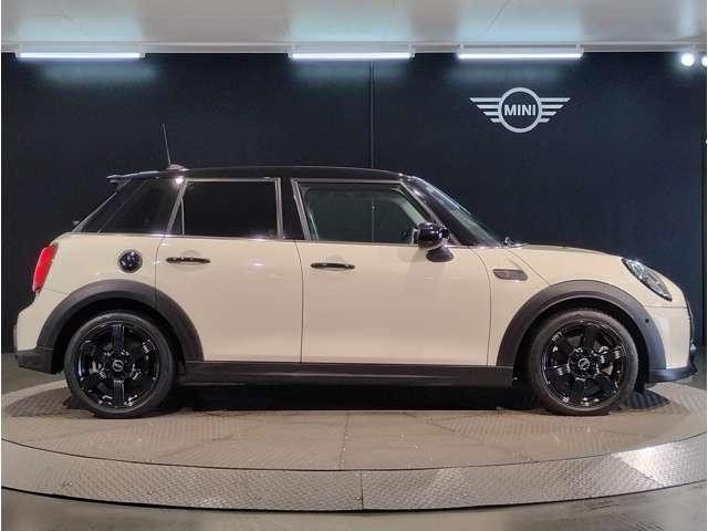 26399950_carP_l_15.jpg