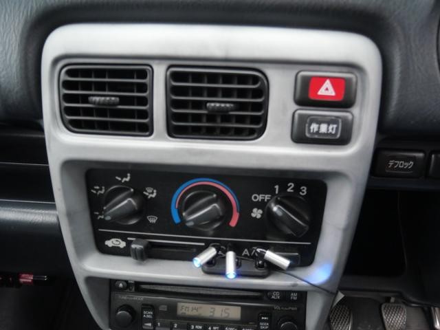 0803005A30260908W00218.jpg