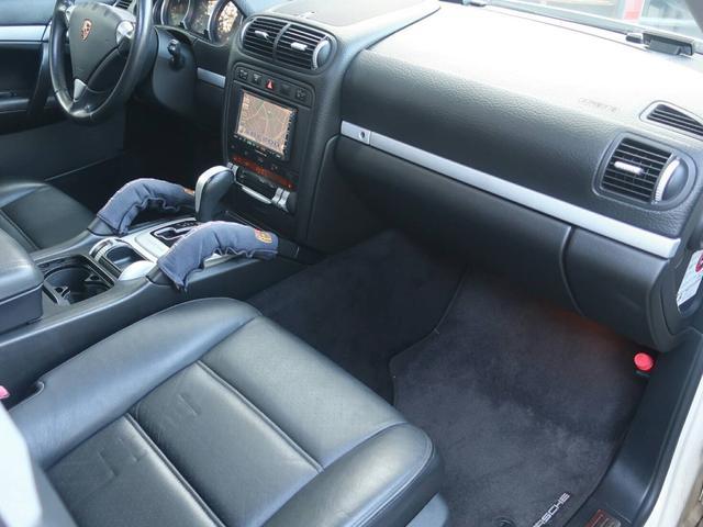 0570655A30200825W00413.jpg