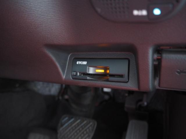 1201125A30261025W00412.jpg