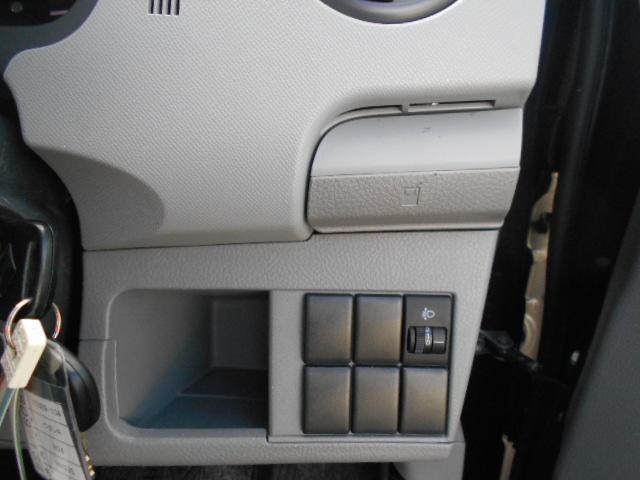 0500691A30261016W00305.jpg