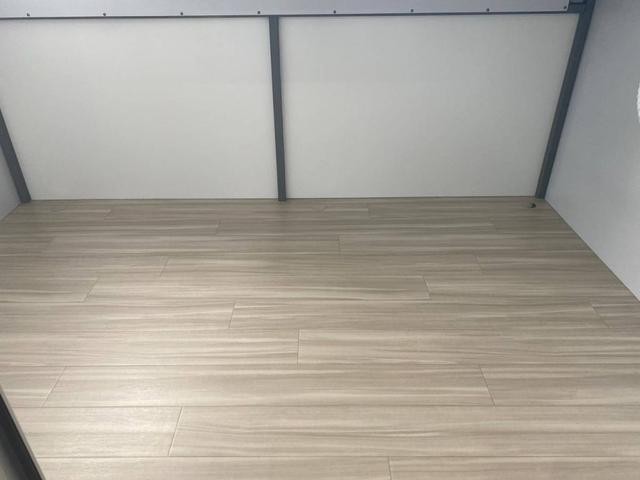 0208577A30260711W00111.jpg