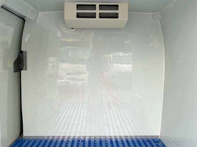 0208643A30260801W00107.jpg