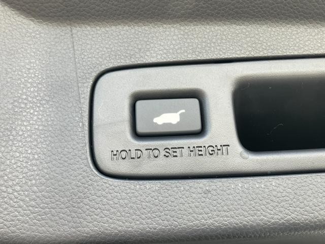 0401423A30260919W00210.jpg