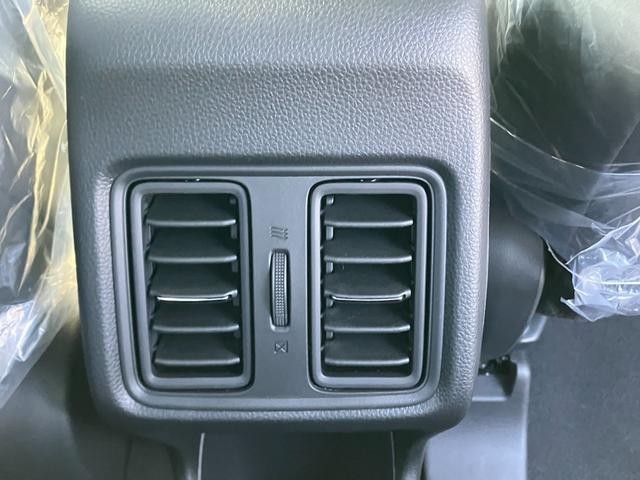 0401423A30260919W00214.jpg