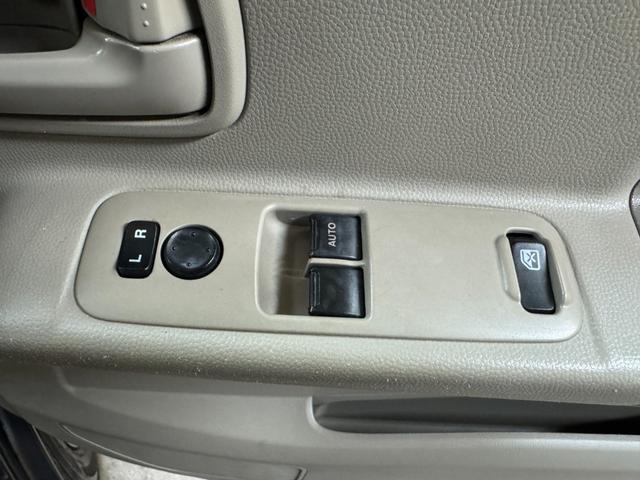0520259A30260523W00216.jpg