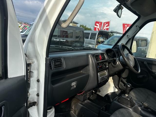 0530230A30260728W00113.jpg