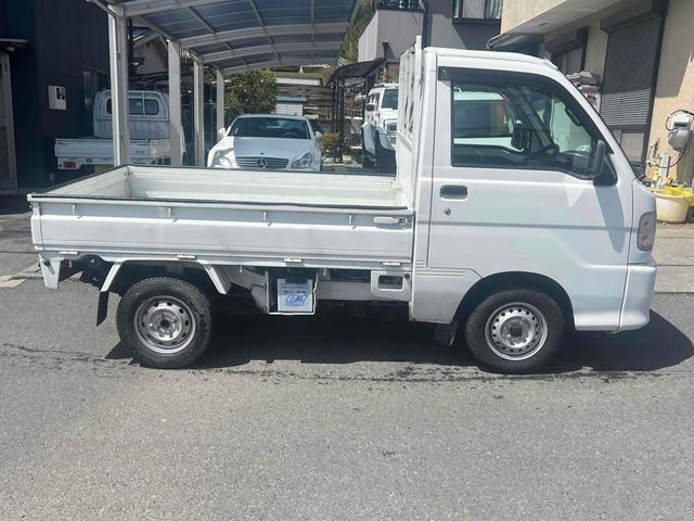 ec1e476fb4bd119d457630eba6852f93.jpg
