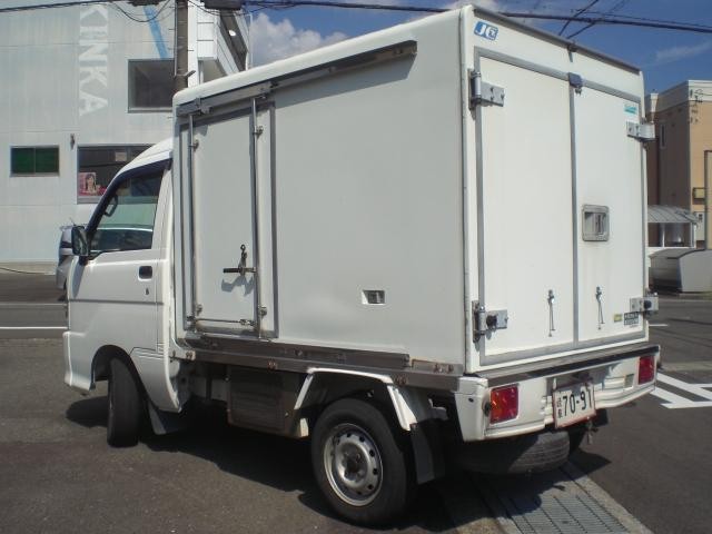 0208002A30260826W00106.jpg