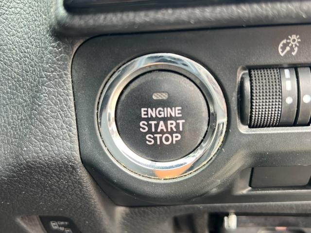 0804778A30260907W00706.jpg